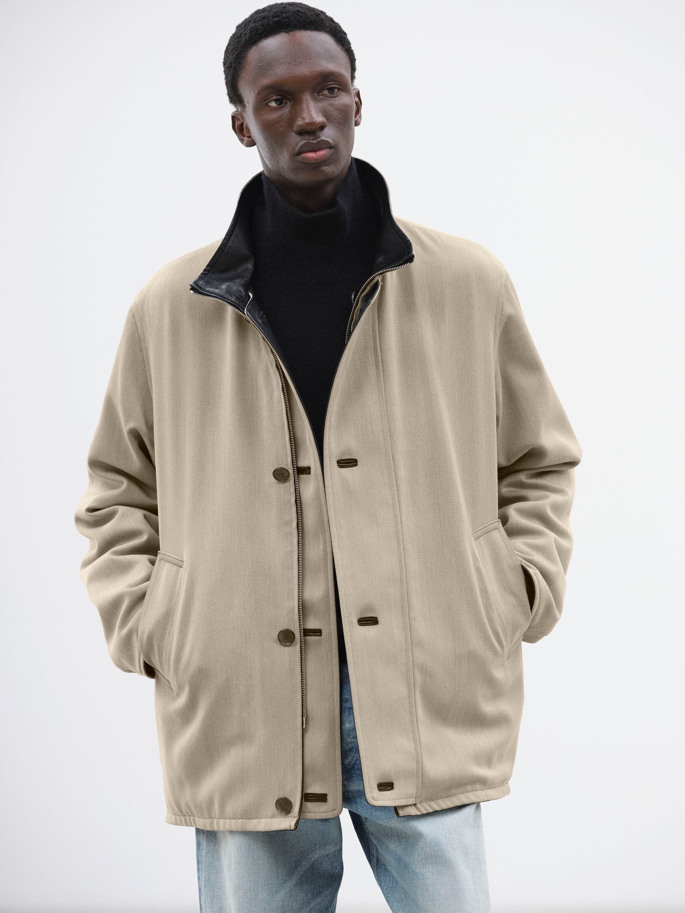 AURALEE REVERSIBLE WOOL TWISTED TWILL / SHEEP LEATHER HALF COAT